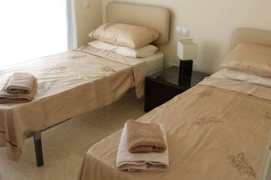 Roda Golf & Beach Resort. Townhouse, Poolside ムルシア エクステリア 写真